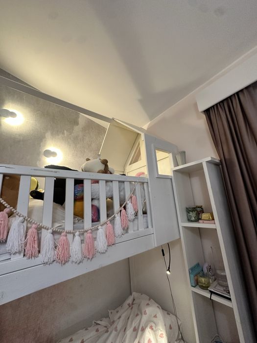 Pat pentru 2 copii cu etaj