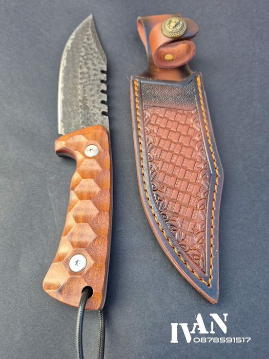 Ловен нож от Дамаска стомана 67 слоя и сърцевина VG10 с кожена кания