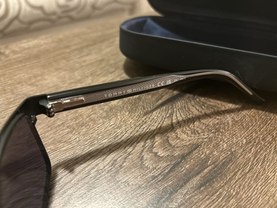 Слънчеви очила Tommy Hilfiger