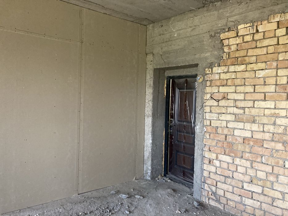 Новостройка каробка чирчик тройский