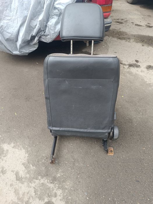 Сиденье пассажирское Mazda 323 bf