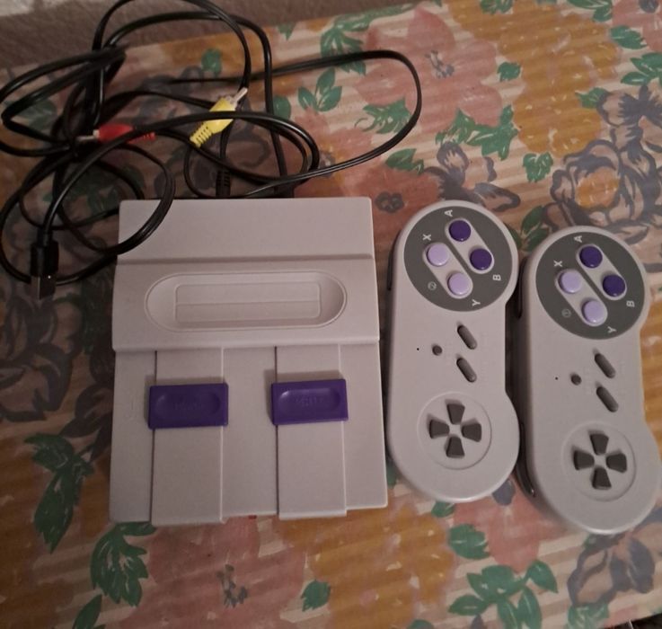 Ретро Игра, Конзола