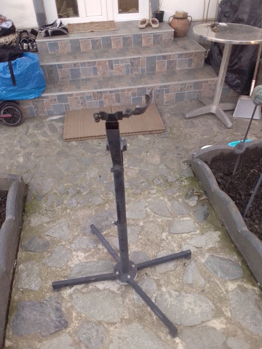 Vând trepied, suport boxă