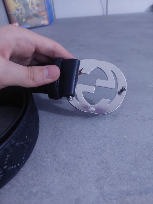 Curea Gucci fără eticheta