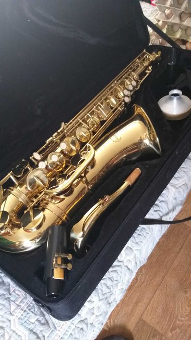 Продавам Саксофон