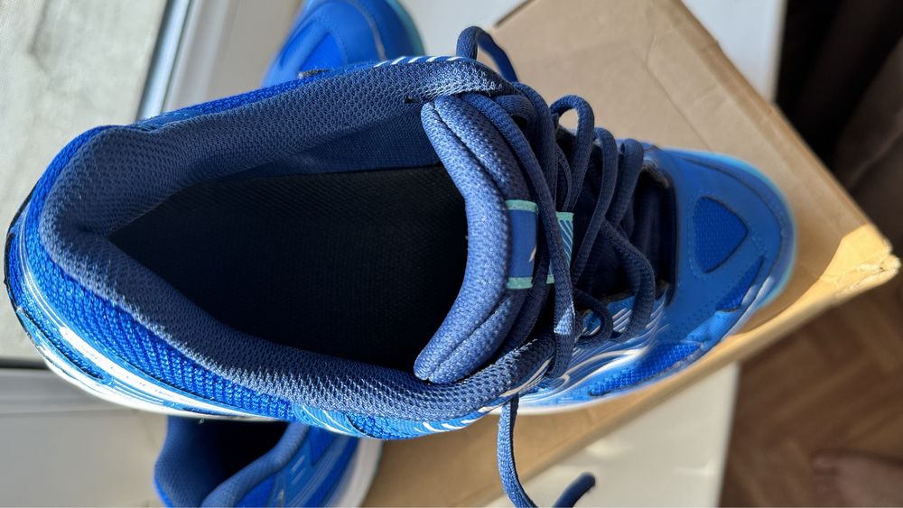 Волейбольные кроссовки