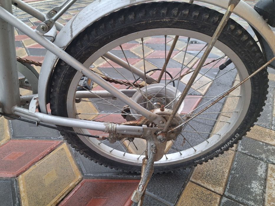 Bicicleta metropolis ideal pentru livrări