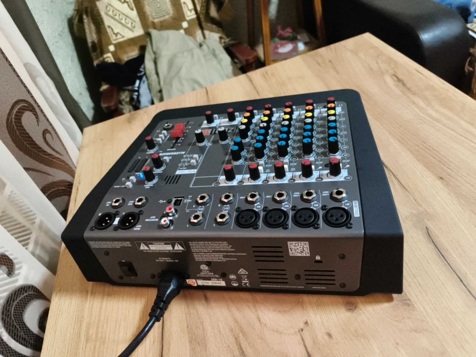 Mixer analogic Allen & Heath ZEDi-10 aproape nou