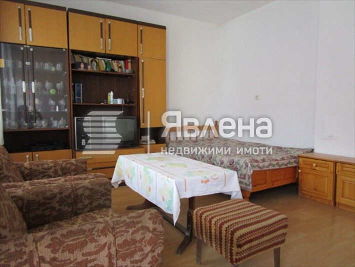 Продава се Етаж от къща в Сливен, Ново село - 91 кв.м за 825 €/кв.м - Снимка #2