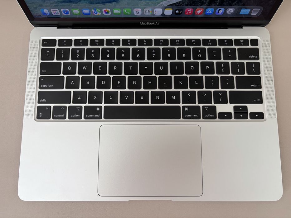 Apple MacBook Air 13” M1