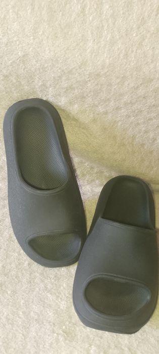 Шлёпанцы/сланцы новые.