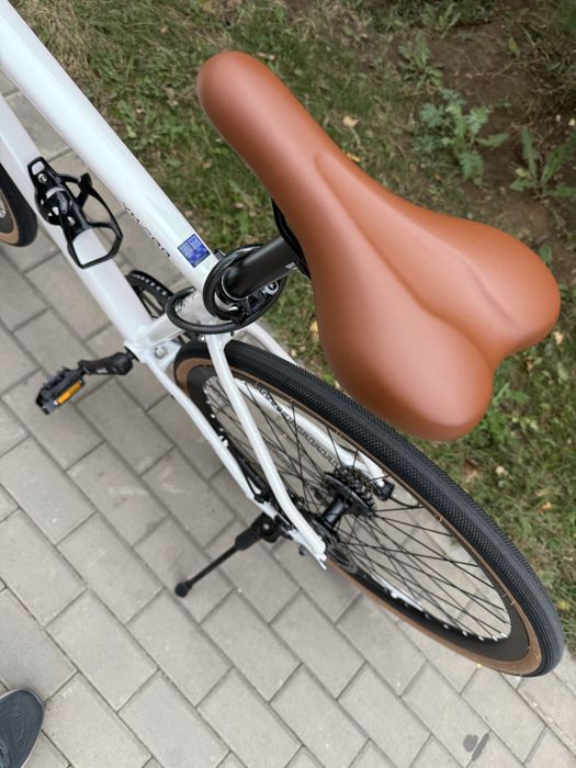 Продам шоссейный велосипед новый, “Ford” YM200