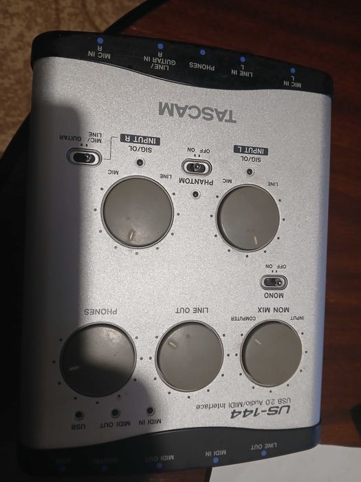 TASCAM 144 interfata audio