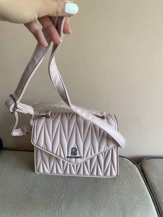 Страхотна чисто нова дамска чанта с дълга дръжка