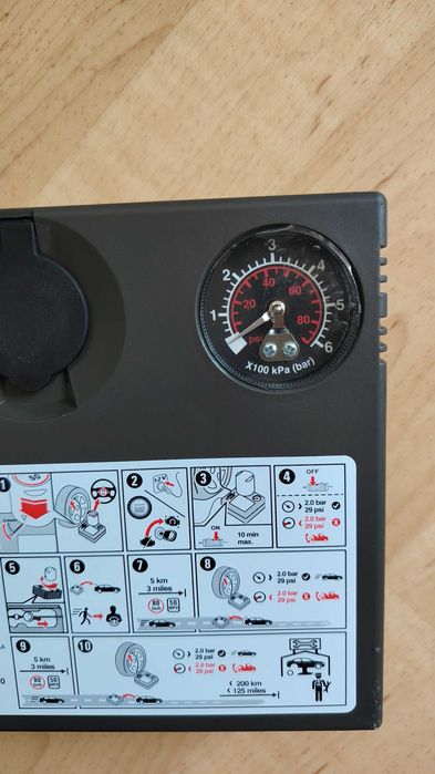 Нов PSA Peugeot-Citroen MOPAR компресор за гуми 12V-12А-144W в чантичка с лепило
