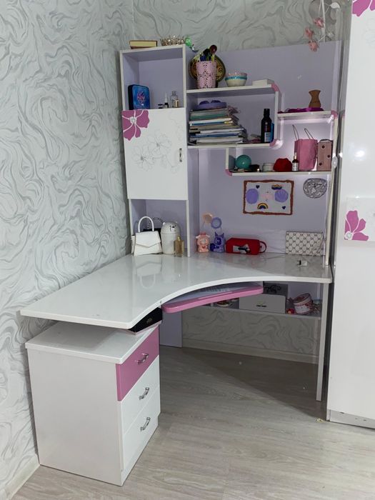 Детский письменный стол