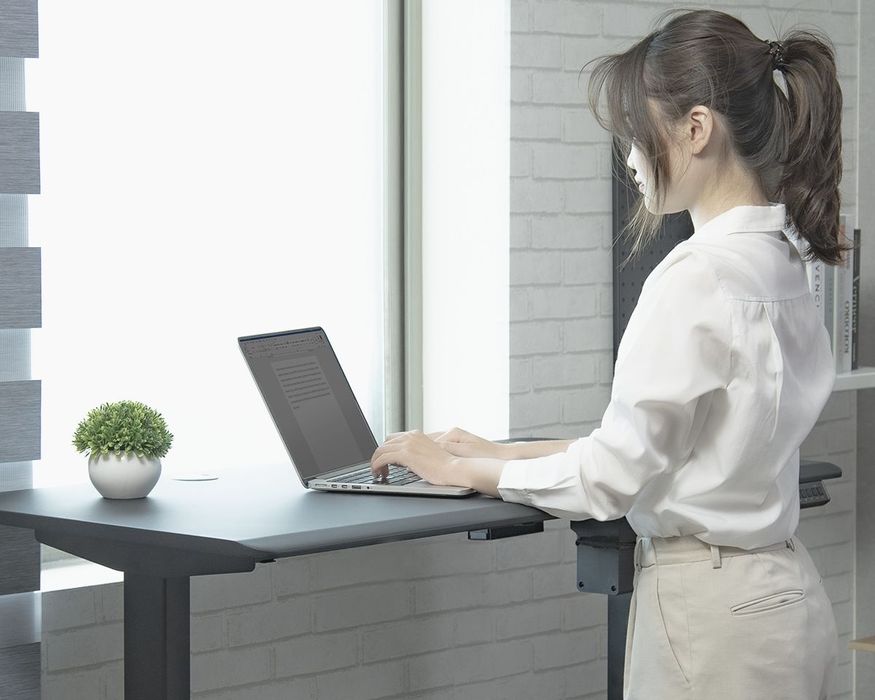 Cougar Royal Mossa 150  Черный. Срочно!