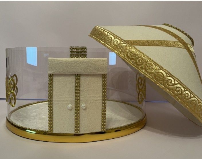 Той бастар,бонбоньерка