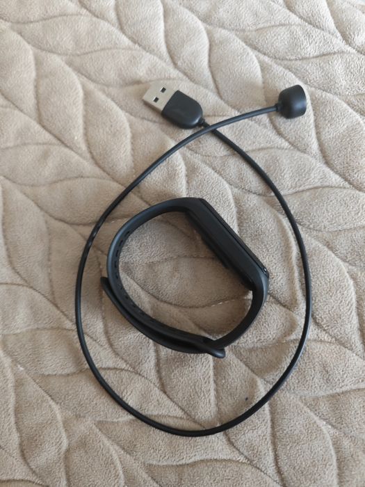 Продам Mi band 5
