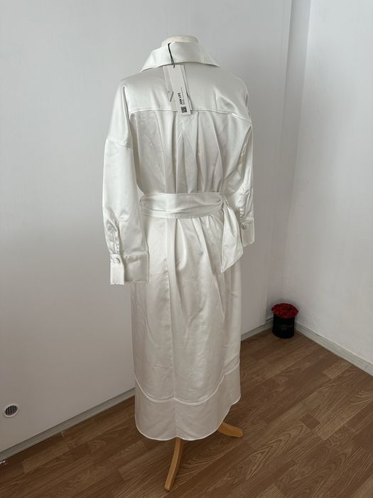 Zara Rochie midi trench cu curea alb