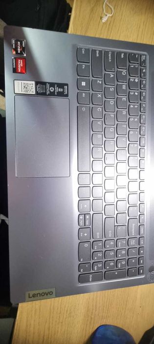 Laptop LENOVO idea pad 3