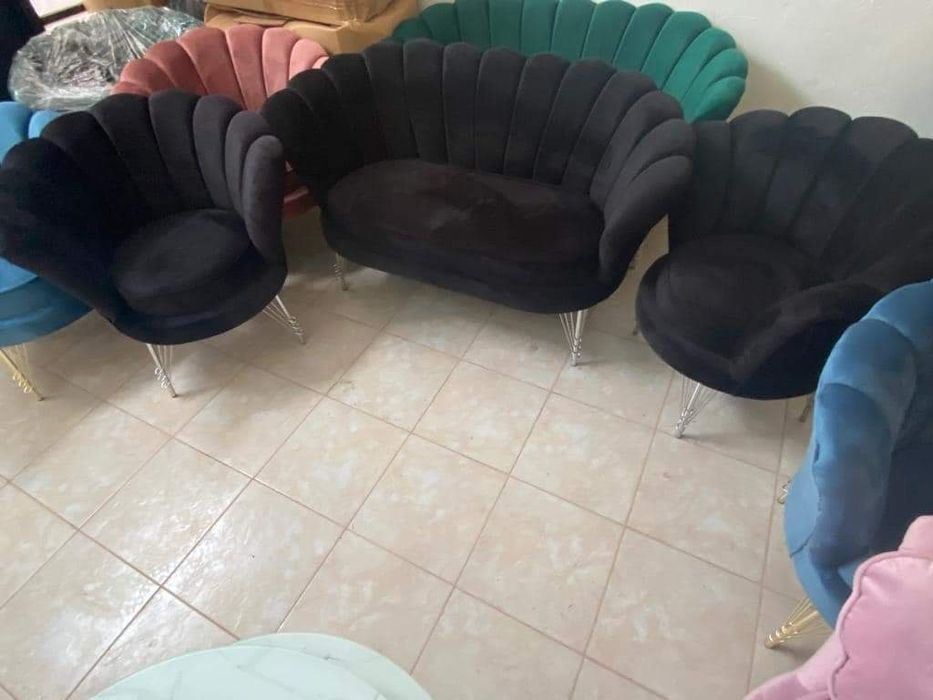 Промоционален посетителски  комплект дивани тип „мида“