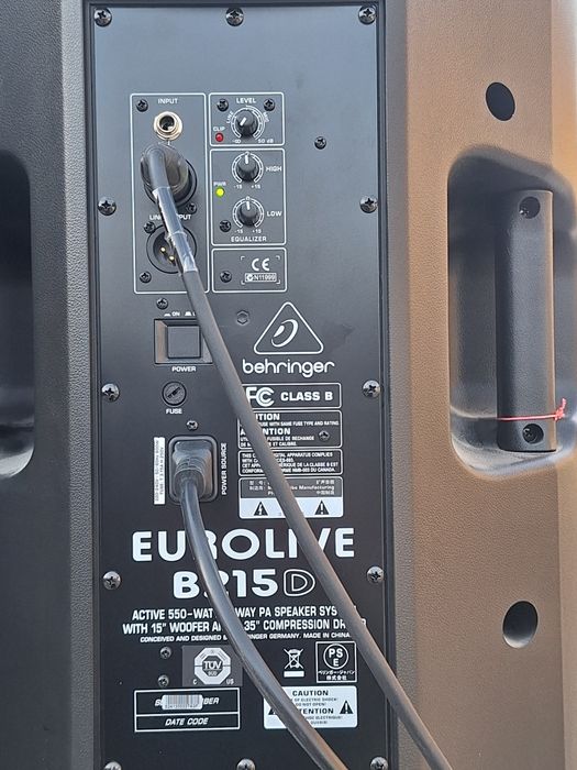 Boxa activa Behringer  B 215 D