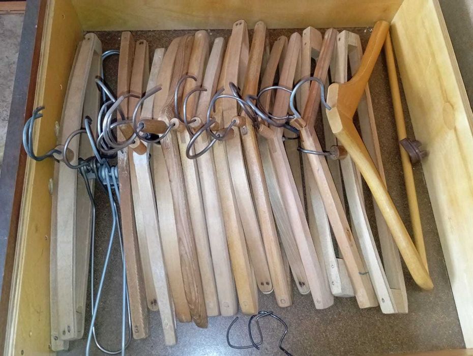 Плечики деревянные б/у