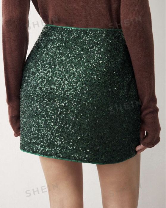 Зелена пола от полиестер