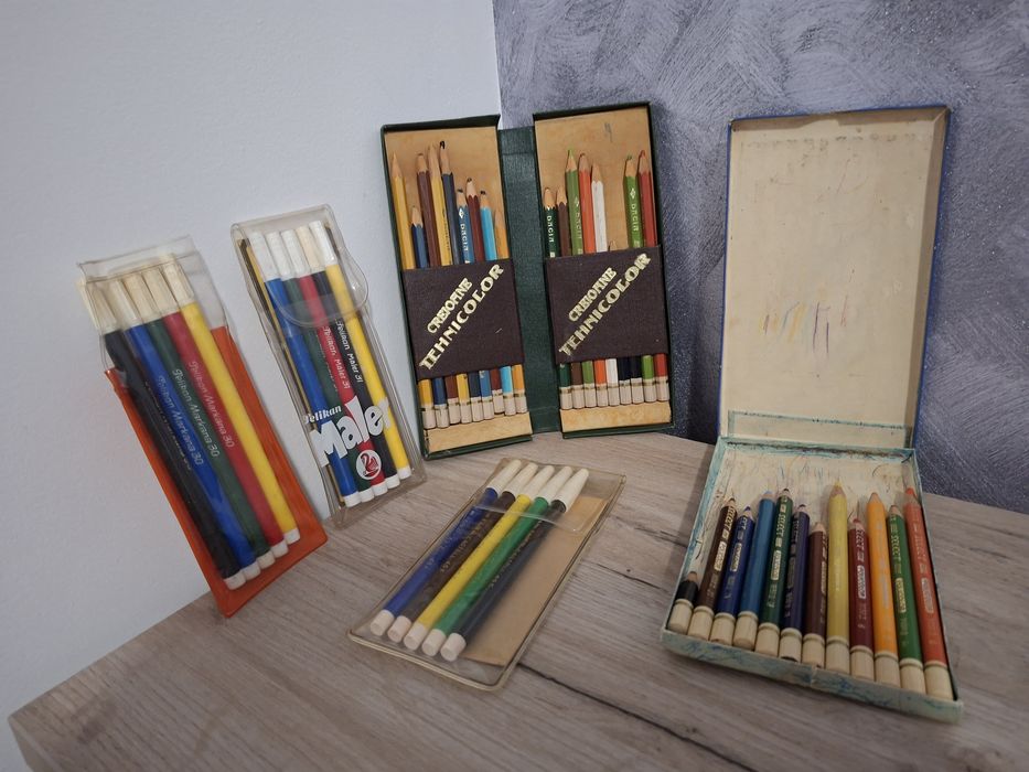 Seturi de culori si carioci vintage