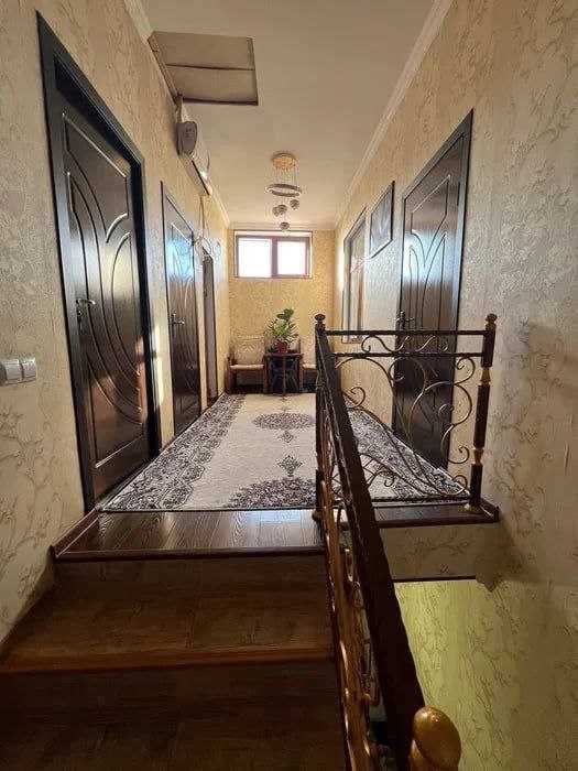 Sotiladi Дом Мирабад махаля Заминобод 1,3 сот. 2 этажный с обстановкой