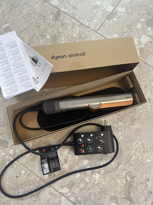 Dyson Airstrait nou