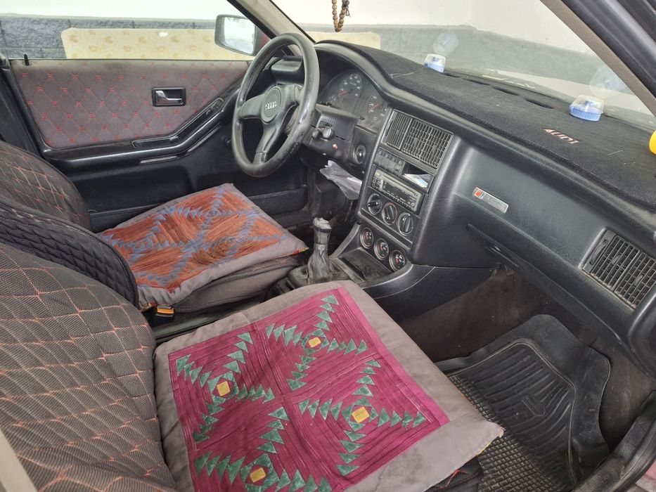 Машина Audi 1991 года