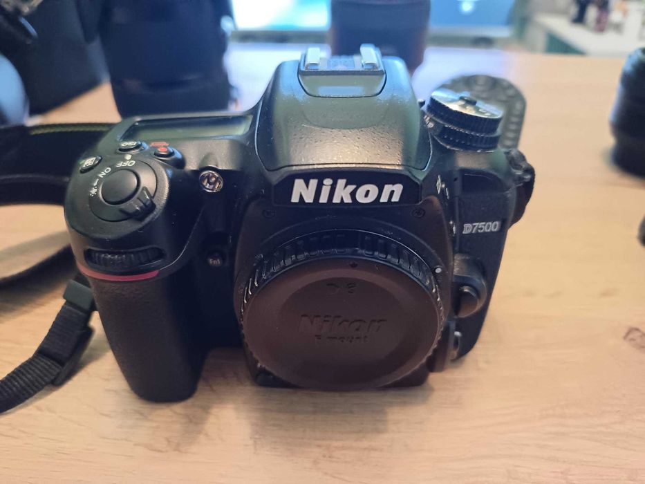 Комплект Nikon D7500 с 3 обектива, тригер Godox