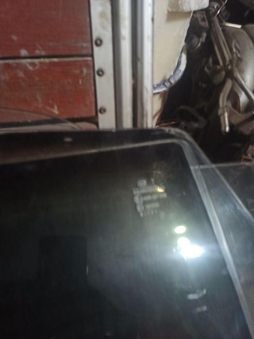 Стекло боковые 2114