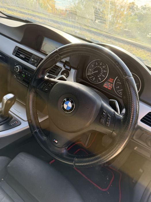 Volan m pachet cu padele bmw e90 e91 e92 e93 e87 e81 e82 e88 e84