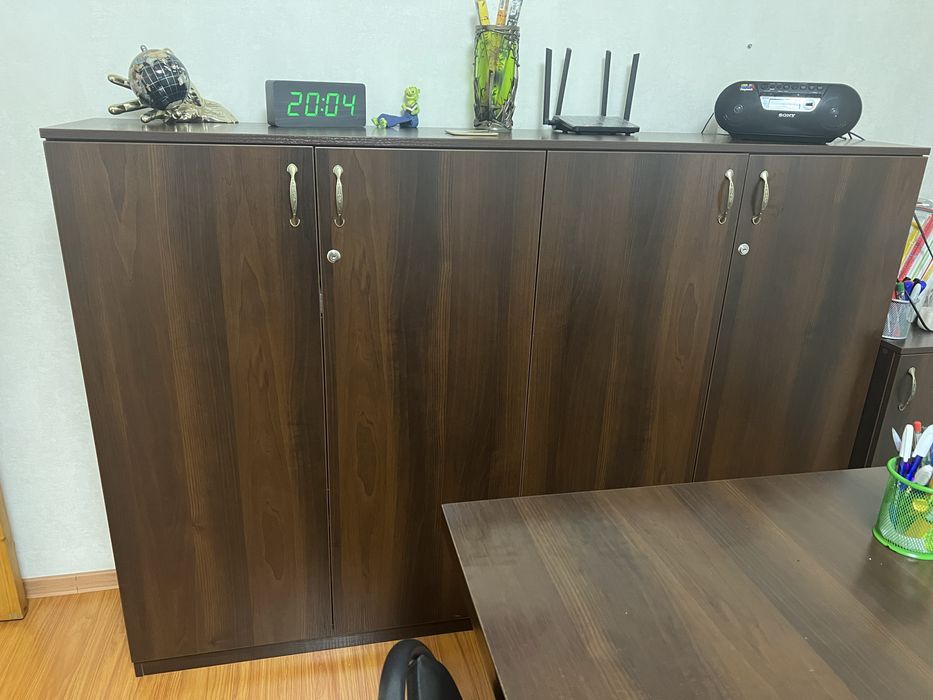 Шкаф для офиса и дома