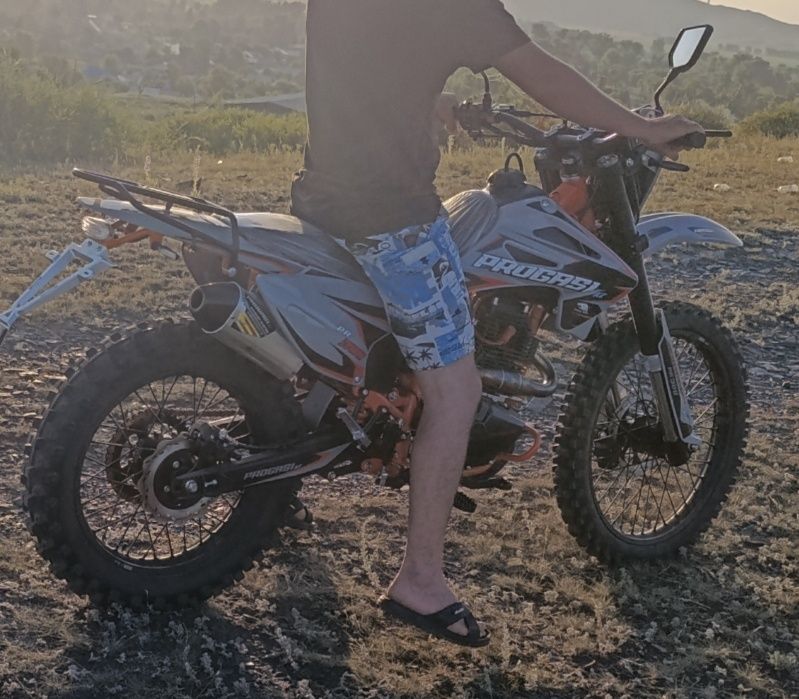 Продам мотоцикл индуро