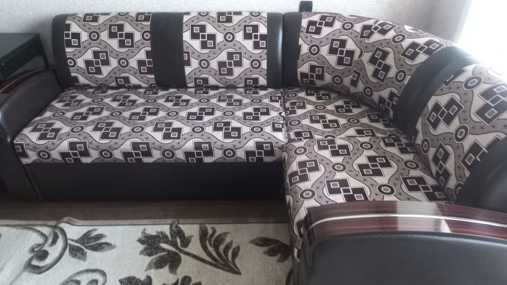 Продам диван угловой