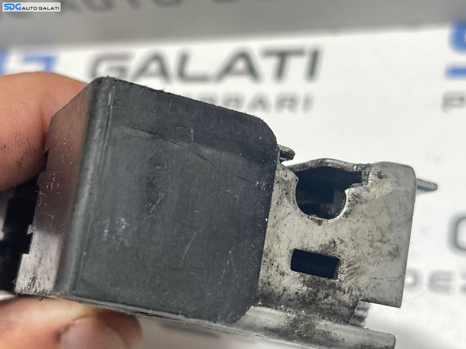 Broasca Incuietoare Capota Motor Volkswagen Golf 5 2004 - 2008 Cod 1K1823509E 5K2823509A 3C1823509D 1Z0823509E [B3459]