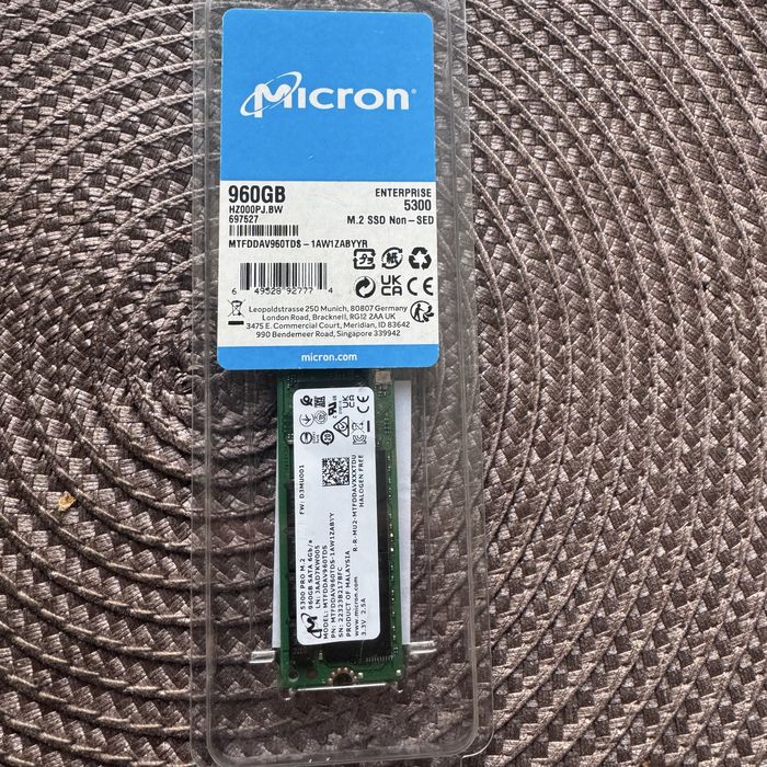 Новый ssd 960GB Micron 5300 Pro m2. sata