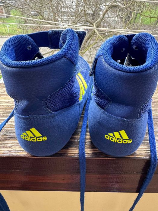 НОВИ Борцовки  Adidas - 36 и  Ирански - 35