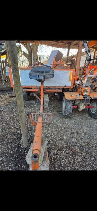 Vând motocultor cu accesorii