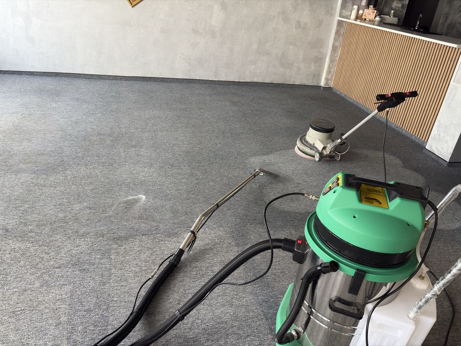 Servicii spalare: mochetă, canapele, spații comerciale, birouri.