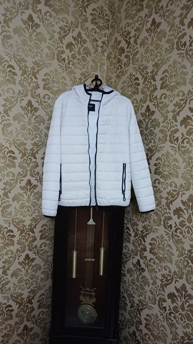 Продаётся куртка белая турция