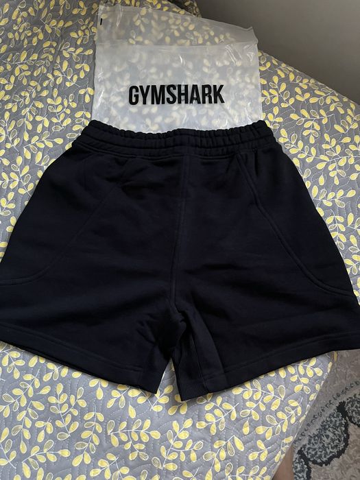 Черные шорты GYMSHARK