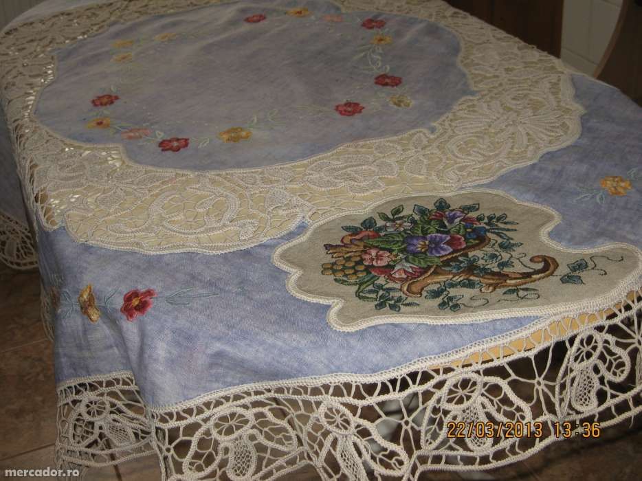 vand fata de masa cu macrame si goblenuri