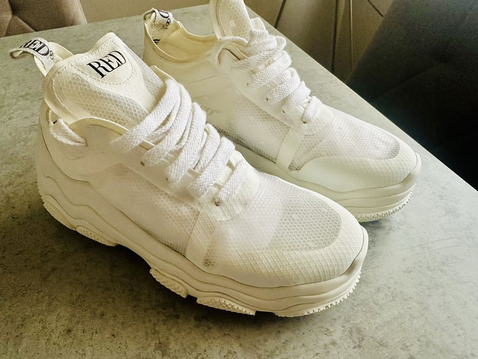 Red Valentino сникърси