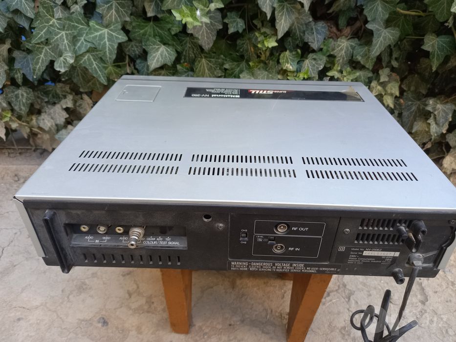 Прадаётся видеомангитафон Натционал Nv 250 рабочим состаяния.