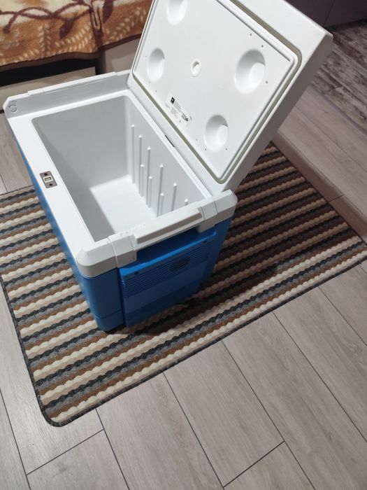 Lada frigorifica Coleman 12 v